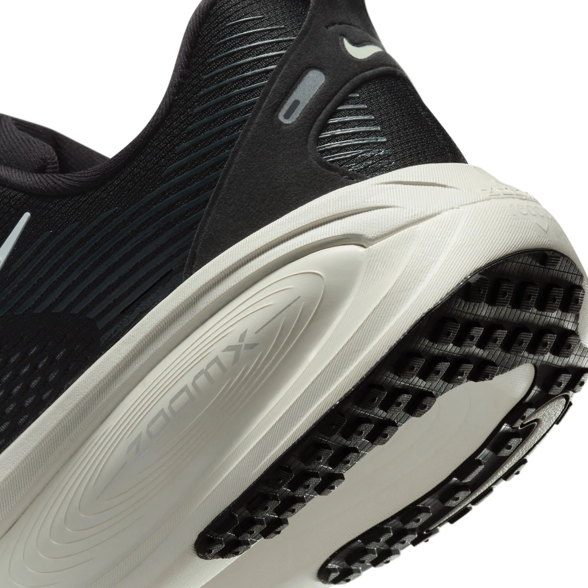 Nike Mens Vomero 18 Wide - 2E Width - Black/Summit White/Coconut Milk - Neutral - SP25 - Image 8