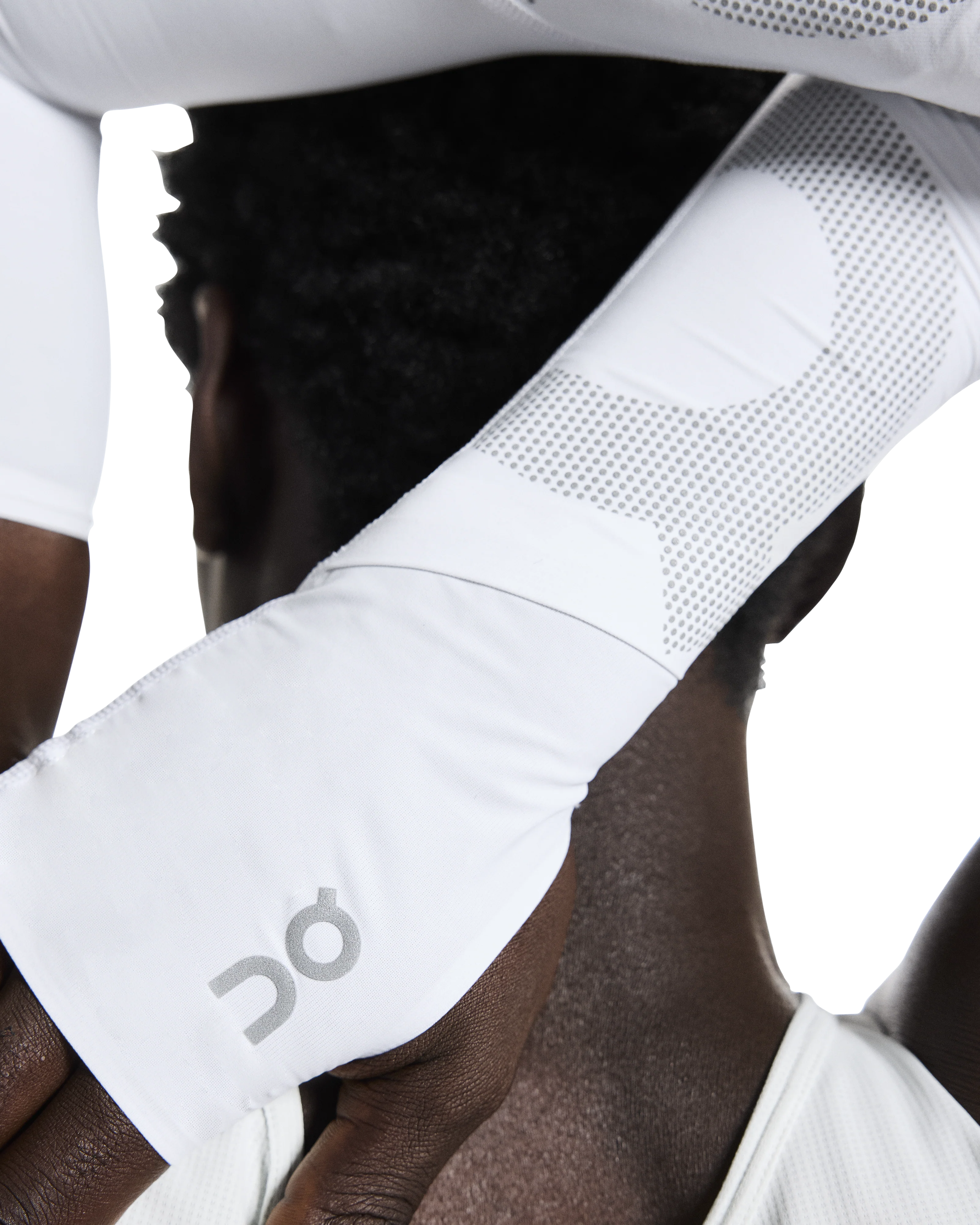 ON Solar Arm Sleeves Unisex - White - Image 3