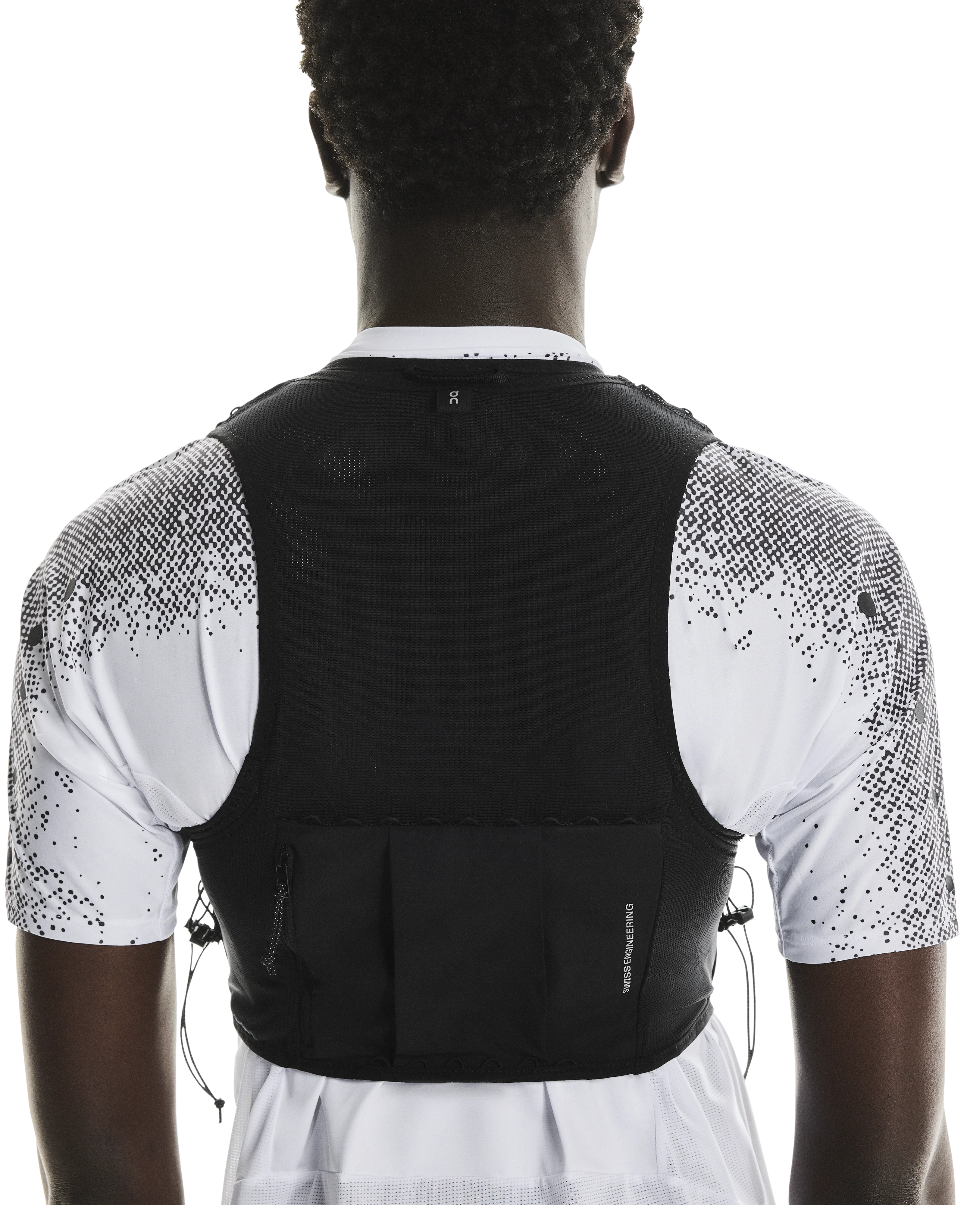On Ultra Vest Pro Unisex - Black - Image 2