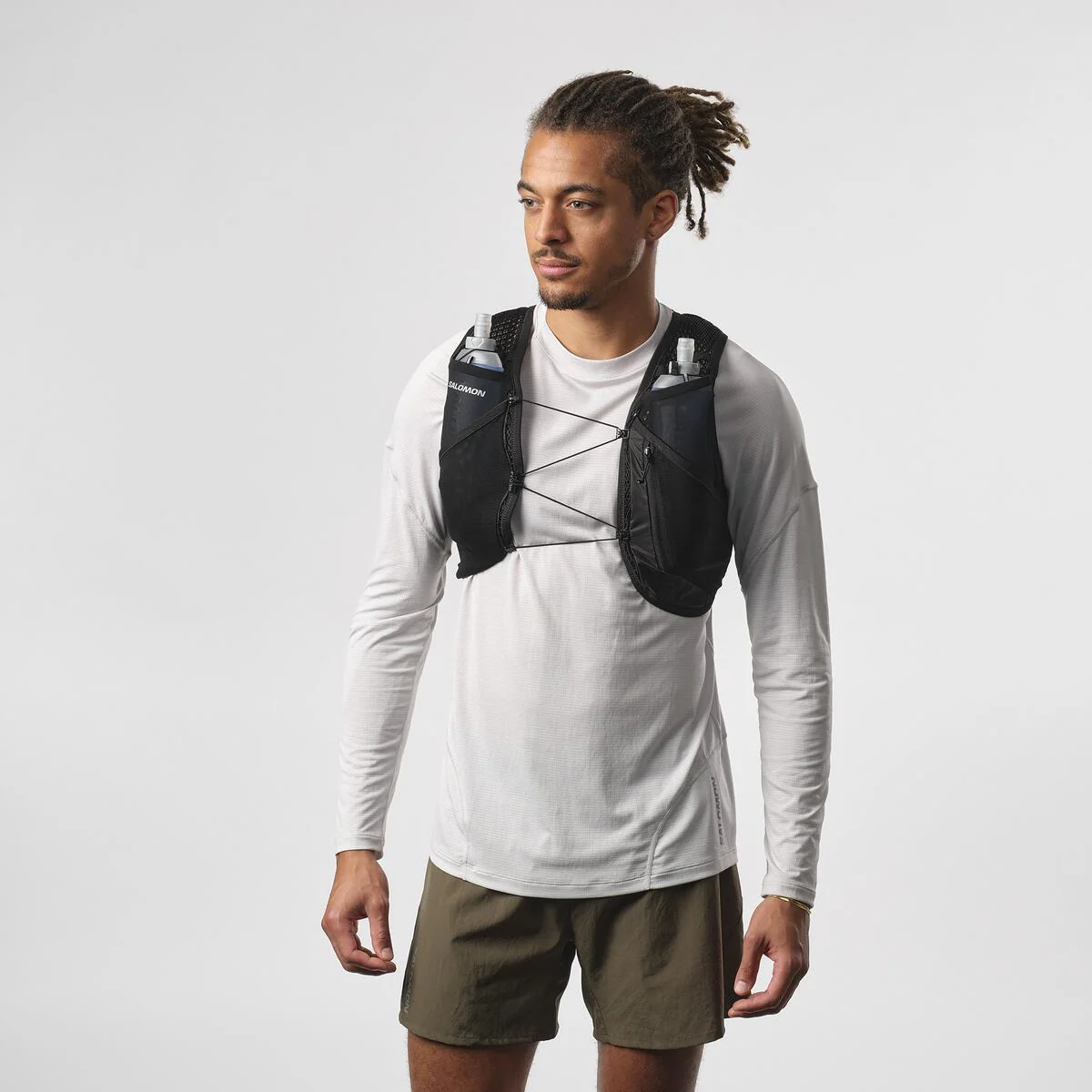 Salomon Active Skin 4 Unisex Vest with Flasks - Black/Metal - Image 2