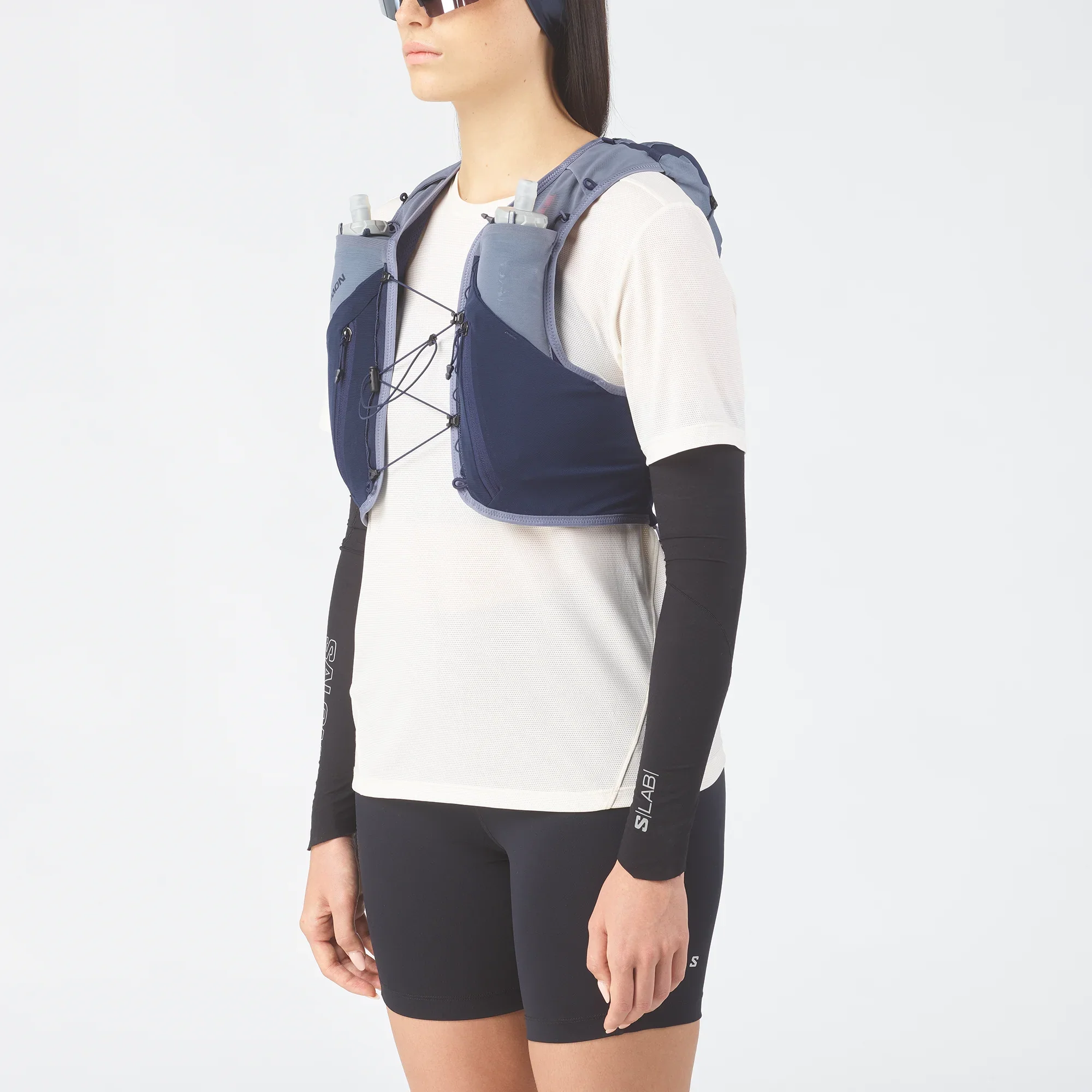 Salomon ADV Skin 12 Unisex Gradient Vest with Flasks - Maritime Blue/Grisaille - Image 3
