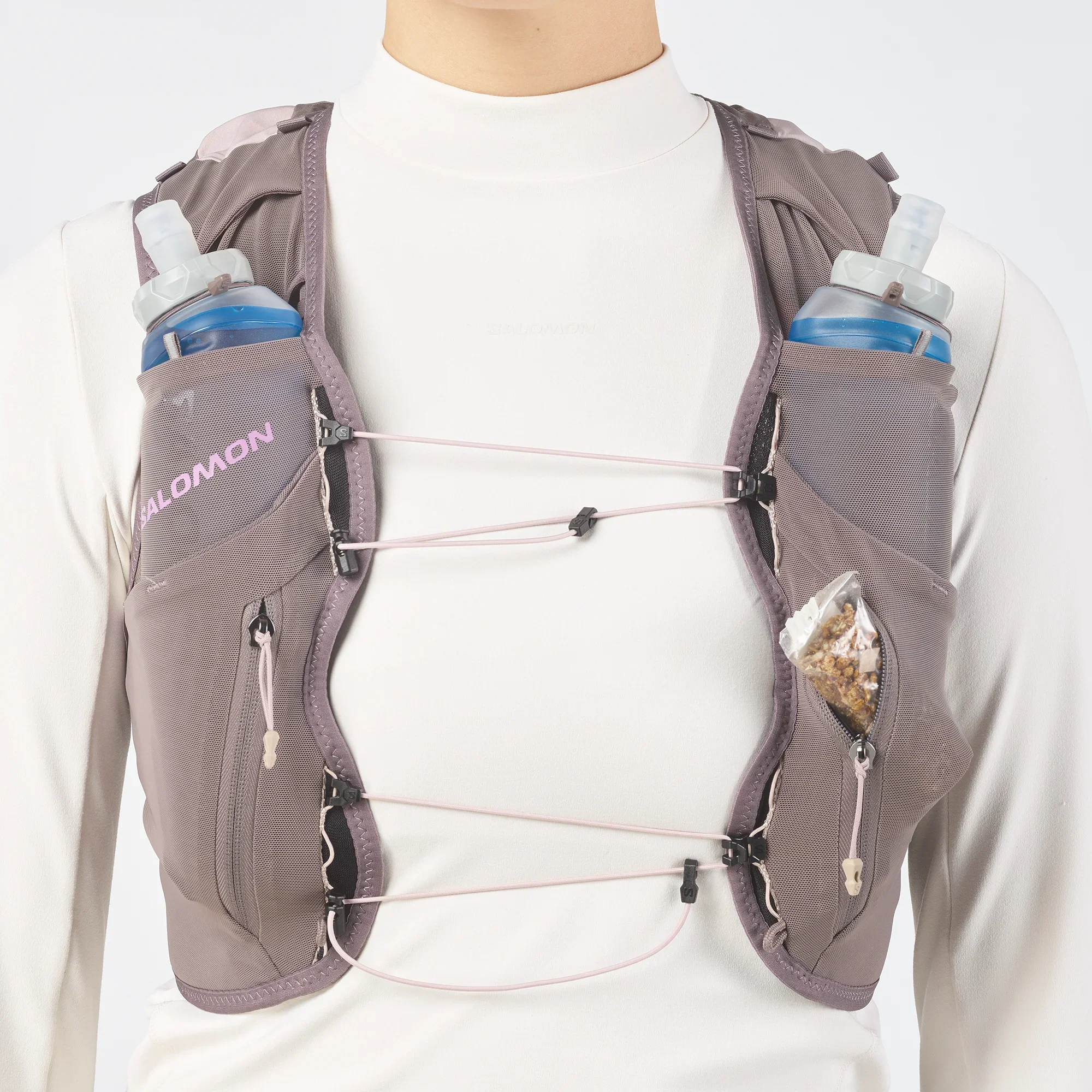Salomon Womens ADV Skin 12 Womens Gradient Vest with Flasks - Iron/Shadow Gray - Image 4